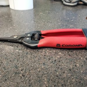 Corona Carbon (Black) Needle Nose Pruners